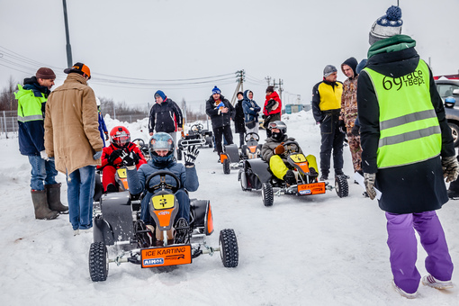 ICE-KARTING для пилотов - это драйв и адреналин, для болельщиков - это зрелищное шоу. В любом случае ice-karting никого не оставляет равнодушным!